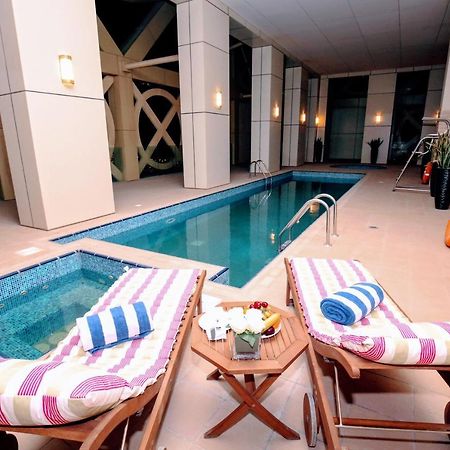 Grand Mercure Hotel Дубай Екстериор снимка
