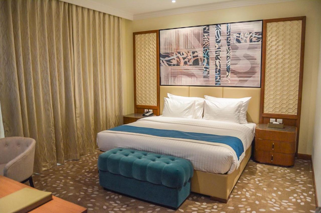 Grand Mercure Hotel Дубай Екстериор снимка
